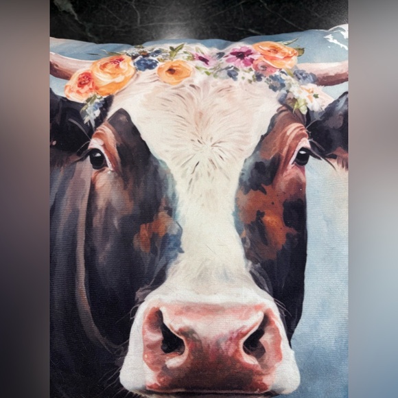 COW PILLOW - Picture 2 of 5